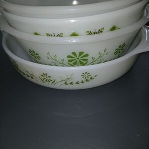 6 Pieces Pyrex White and Green Floral Mixing Bowl Set